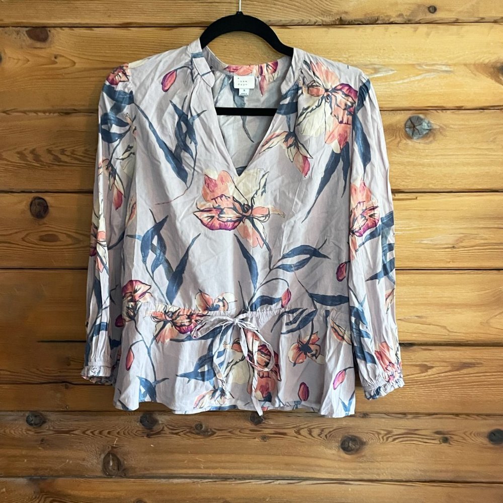 A New Day Floral Peplum V-Neck Top Size Medium